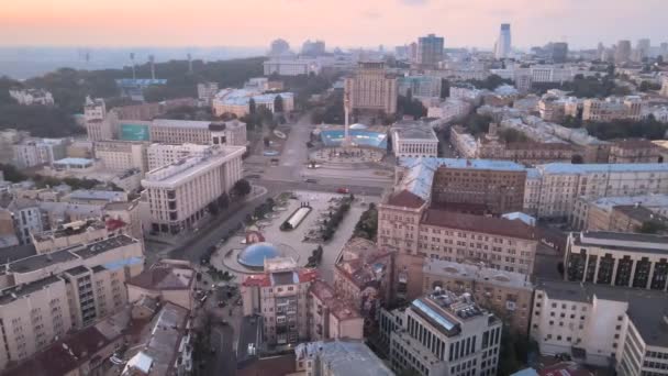 Självständighetstorget på morgonen. Kiev, Ukraina. Flygbild — Stockvideo