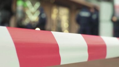 Polis bariyeri: olay yerindeki polis bandı uyarıldı.