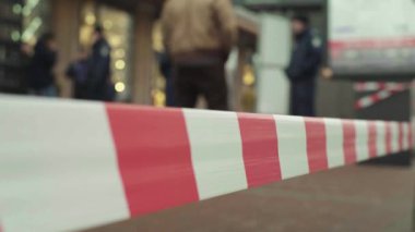 Polis bariyeri: olay yerindeki polis bandı uyarıldı.