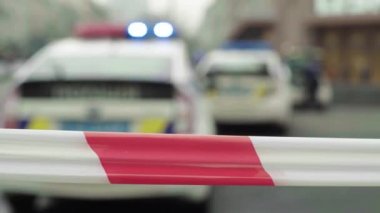 Polis bariyeri: olay yerindeki polis bandı uyarıldı.