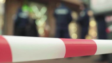 Polis bariyeri: olay yerindeki polis bandı uyarıldı.