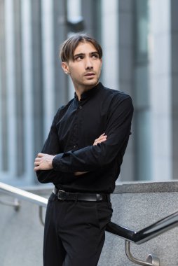 Eşcinsel bir adamın portresi - LGBTQ topluluğunun bir üyesi