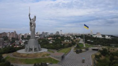 Gündüzleri Ukrayna, Kyiv 'deki Anavatan Anıtı. Hava görünümü
