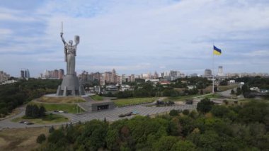 Gündüzleri Ukrayna, Kyiv 'deki Anavatan Anıtı. Hava görünümü