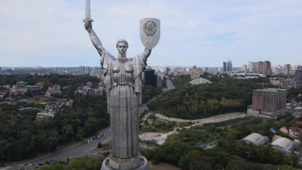 Patria Monumento a Kiev, Ucraina di giorno. Vista aerea — Video Stock