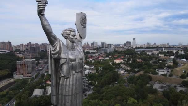 Vlast Monument v Kyjevě, Ukrajina ve dne. Letecký pohled — Stock video