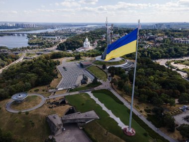 Kiev - Ukrayna 'nın ulusal bayrağı. Hava görüntüsü. Kiev