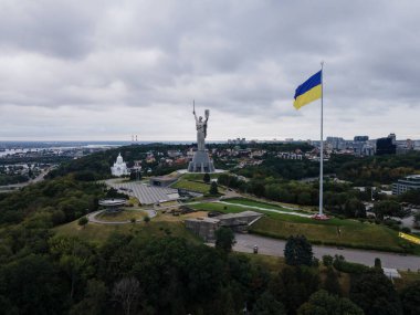 Kiev - Ukrayna 'nın ulusal bayrağı. Hava görüntüsü. Kiev