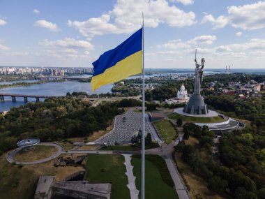 Kiev - Ukrayna 'nın ulusal bayrağı. Hava görüntüsü. Kiev