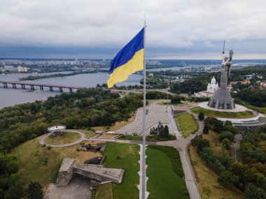 Kiev - Ukrayna 'nın ulusal bayrağı. Hava görüntüsü. Kiev
