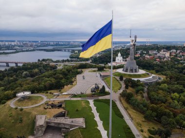 Kiev - Ukrayna 'nın ulusal bayrağı. Hava görüntüsü. Kiev