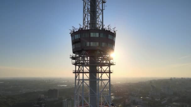 Torre TV al mattino all'alba a Kiev, Ucraina — Video Stock