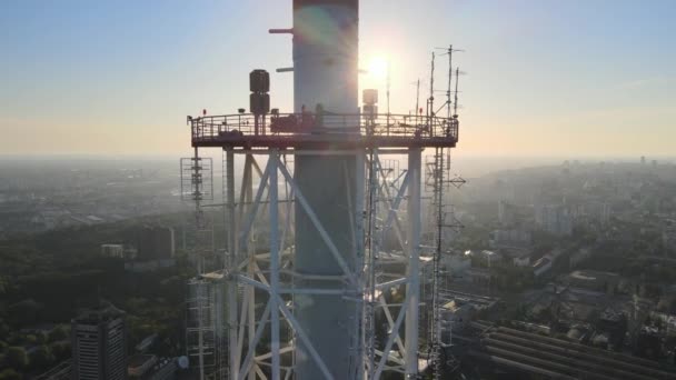 Wieża telewizyjna o świcie w Kijowie, Ukraina — Wideo stockowe
