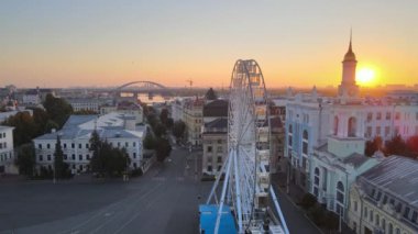 Şafak vakti Kyiv-Podil 'in tarihi bölgesi. Ukrayna. Hava görünümü