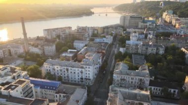 Şafak vakti Kyiv-Podil 'in tarihi bölgesi. Ukrayna. Hava görünümü
