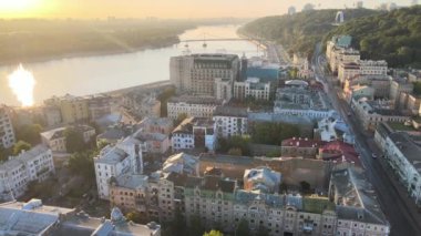 Şafak vakti Kyiv-Podil 'in tarihi bölgesi. Ukrayna. Hava görünümü
