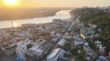 Şafak vakti Kyiv-Podil 'in tarihi bölgesi. Ukrayna. Hava görünümü