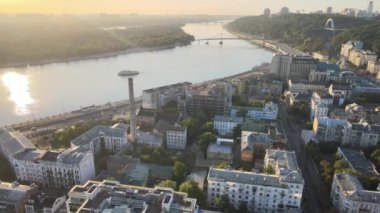 Şafak vakti Kyiv-Podil 'in tarihi bölgesi. Ukrayna. Hava görünümü
