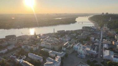 Şafak vakti Kyiv-Podil 'in tarihi bölgesi. Ukrayna. Hava görünümü