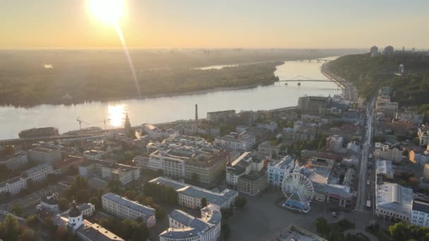 Distrito histórico de Kiev - Podil de manhã de madrugada. Ucrânia. Vista aérea — Vídeo de Stock