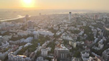 Ukrayna, Kyiv: Sabahın köründe şehir merkezi. Hava görüntüsü. Kiev.