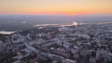 Ukrayna, Kyiv: Sabahın köründe şehir merkezi. Hava görüntüsü. Kiev.