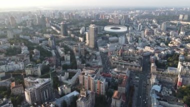 Kyiv - Ukrayna 'nın başkentinin havadan görünüşü. Kiev