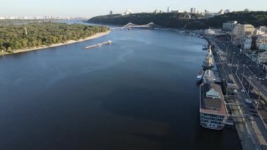 Kyiv - Ukrayna 'nın başkentinin havadan görünüşü. Kiev
