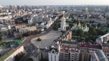 Kyiv - Ukrayna 'nın başkentinin havadan görünüşü. Kiev