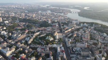 Kyiv - Ukrayna 'nın başkentinin havadan görünüşü. Kiev