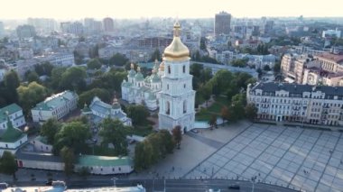 Kyiv - Ukrayna 'nın başkentinin havadan görünüşü. Kiev