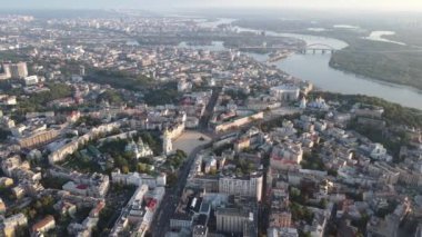 Kyiv - Ukrayna 'nın başkentinin havadan görünüşü. Kiev