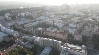 Kyiv - Ukrayna 'nın başkentinin havadan görünüşü. Kiev