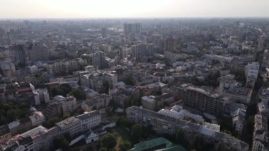 Kyiv - Ukrayna 'nın başkentinin havadan görünüşü. Kiev