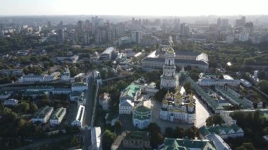 Kyiv - Ukrayna 'nın başkentinin havadan görünüşü. Kiev