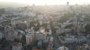 Kyiv - Ukrayna 'nın başkentinin havadan görünüşü. Kiev