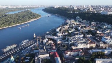 Kyiv - Ukrayna 'nın başkentinin havadan görünüşü. Kiev