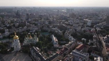 Kyiv - Ukrayna 'nın başkentinin havadan görünüşü. Kiev