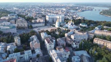 Kyiv - Ukrayna 'nın başkentinin havadan görünüşü. Kiev