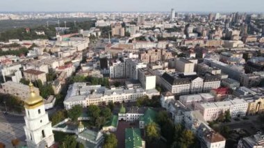 Kyiv - Ukrayna 'nın başkentinin havadan görünüşü. Kiev