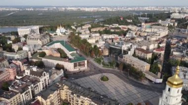 Kyiv - Ukrayna 'nın başkentinin havadan görünüşü. Kiev