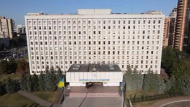 Ukrayna Merkez Seçim Komisyonu 'nun Kyiv' deki binası. Havadan. Yavaş çekim