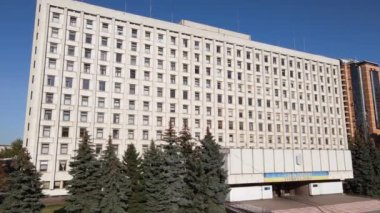 Ukrayna Merkez Seçim Komisyonu 'nun Kyiv' deki binası. Havadan. Yavaş çekim