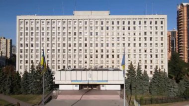 Ukrayna Merkez Seçim Komisyonu 'nun Kyiv' deki binası. Havadan. Yavaş çekim