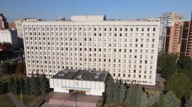 Ukrayna Merkez Seçim Komisyonu 'nun Kyiv' deki binası. Havadan. Yavaş çekim