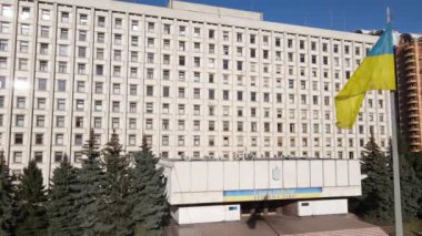 Ukrayna Merkez Seçim Komisyonu 'nun Kyiv' deki binası. Havadan. Yavaş çekim
