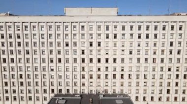 Ukrayna Merkez Seçim Komisyonu 'nun Kyiv' deki binası. Havadan. Yavaş çekim