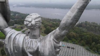 Kyiv, Ukrayna hava manzaralı sonbaharda: Anavatan Anıtı. Kiev