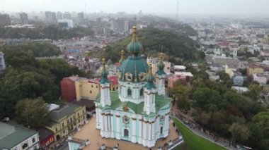 Kyiv, Ukrayna hava manzaralı sonbaharda: St. Andrews Kilisesi. Kiev