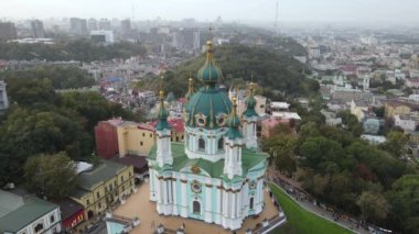 Kyiv 'deki St. Andrews Kilisesi. Ukrane. Yavaş çekim, Kiev.